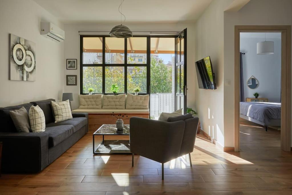 The Sunny House *